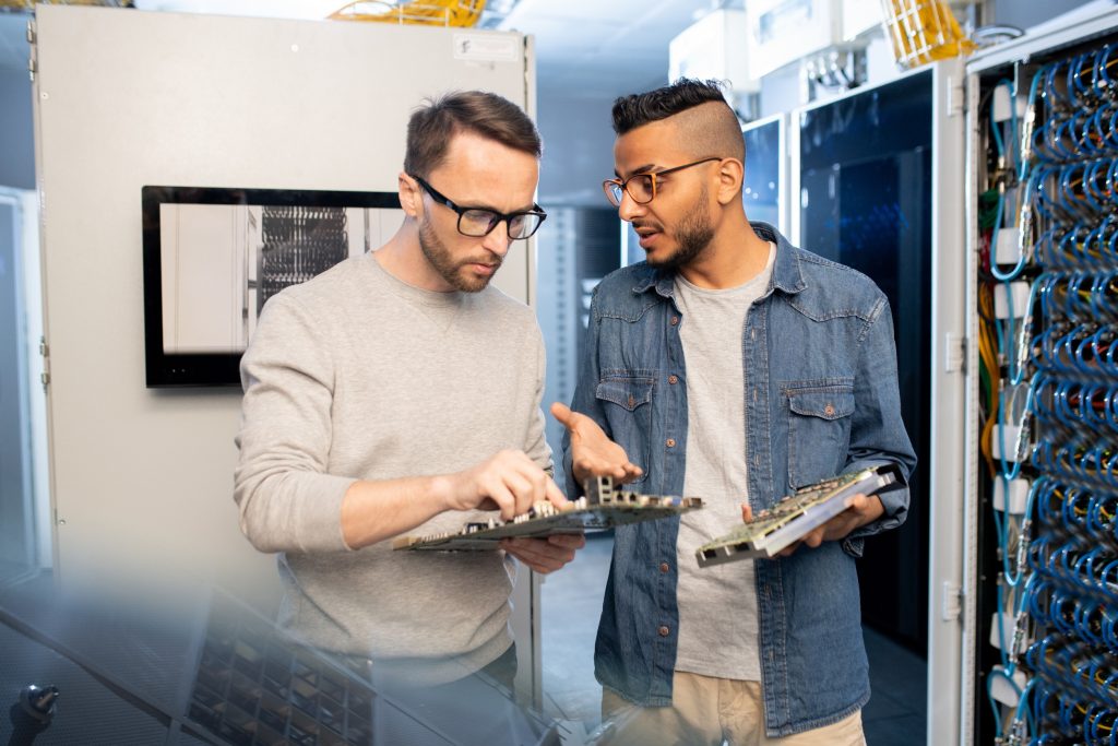 Was ist macht eigentlich ein IT-Dienstleister in Hamburg und Schleswig Flensburg?